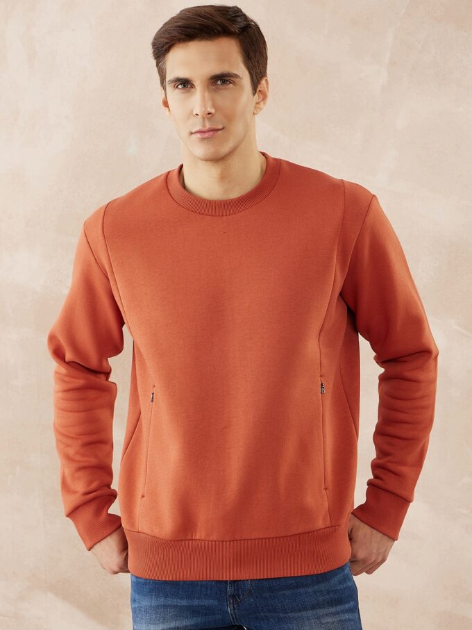 Round-Neck Fleece Sweatshirt - M